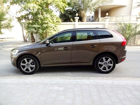 Bhd 2600, Volvo Xc-60, 2014, Automatic, 135000 Km, Fully Packed. Excellent Condition