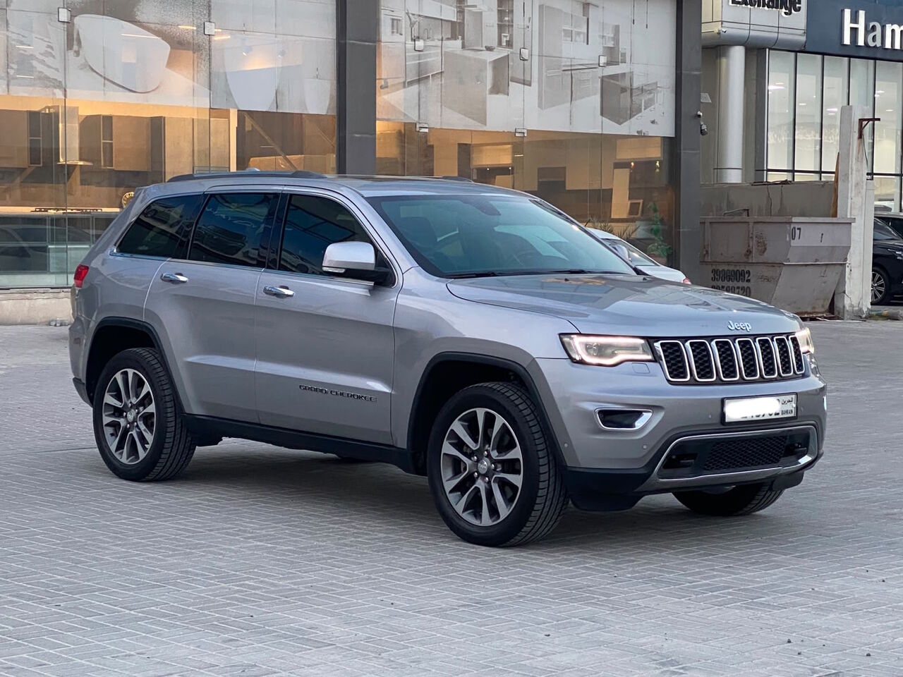 Bhd 6900, Jeep Grand Cherokee Ltd, 2018, Automatic, 118000 Km, (silver)